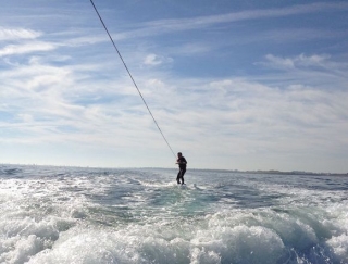  令人振奋的滑水 
